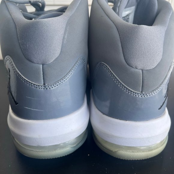 Jordan Men's Aura Cool Grey Shoes Sneakers Size 9.5 Style AQ9084-010 - Picture 10 of 14